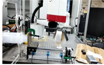 图2 抓取物品展示 图3电控平台展示